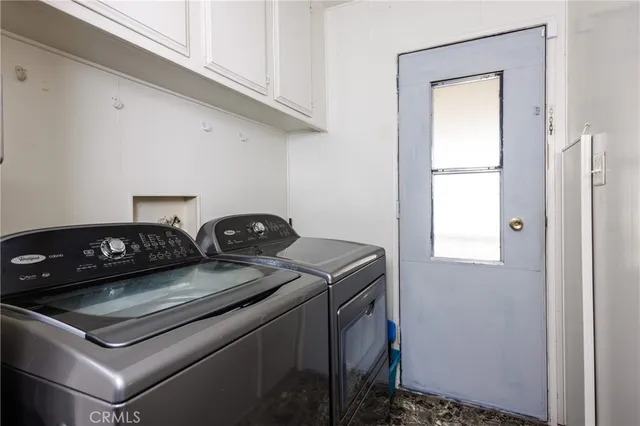 a view of utility room