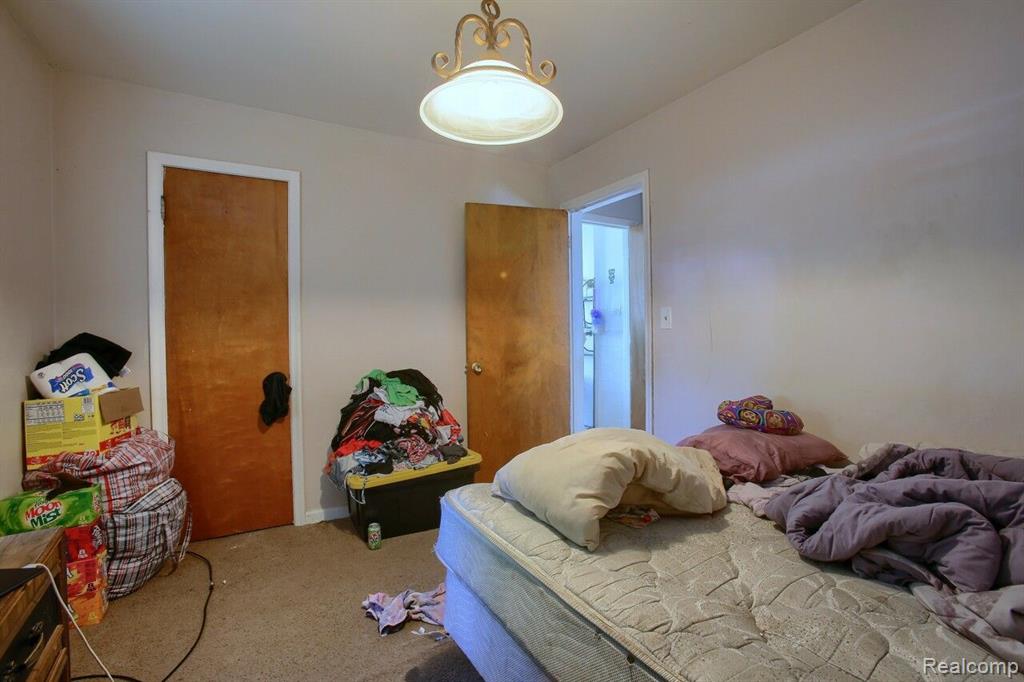 18847 Kelly Road Detroit, MI 48224 - Photo 14 of 24