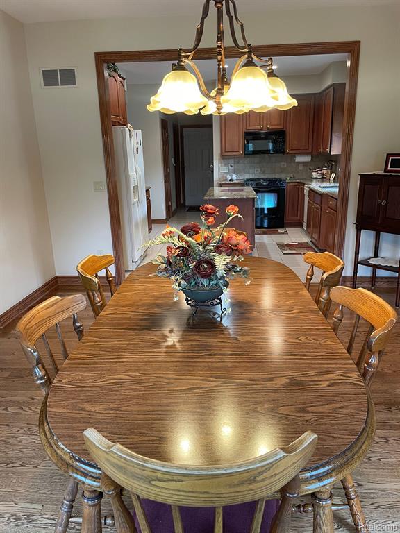 305 East Avon Road Rochester Hills, MI 48307 - Photo 6 of 25