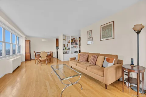 $599,999 | 555 Kappock Street, Unit 21E | Spuyten Duyvil