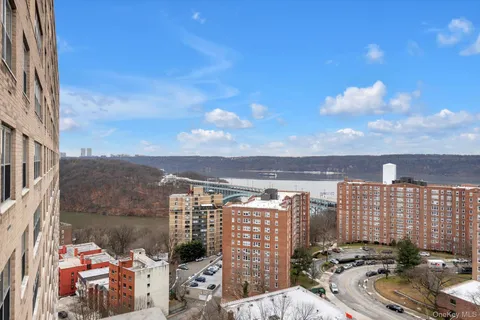 $599,999 | 555 Kappock Street, Unit 21E | Spuyten Duyvil