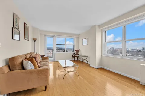 $599,999 | 555 Kappock Street, Unit 21E | Spuyten Duyvil