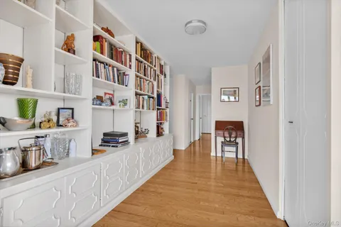 $599,999 | 555 Kappock Street, Unit 21E | Spuyten Duyvil