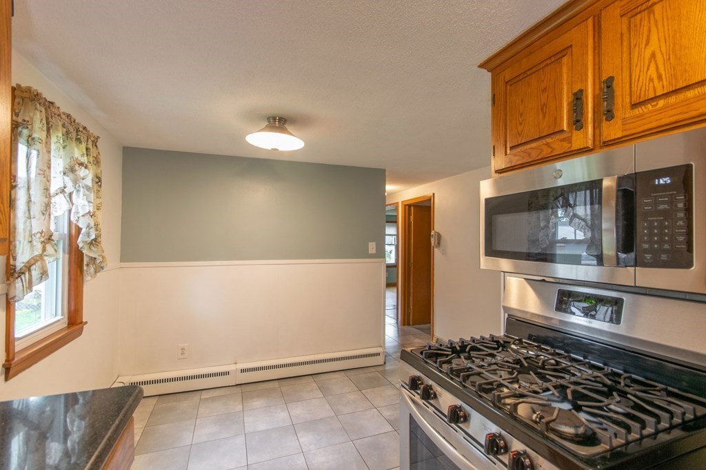 22 Glencoe Street Springfield, MA 01104 - Photo 6 of 38 Gallery Image 6