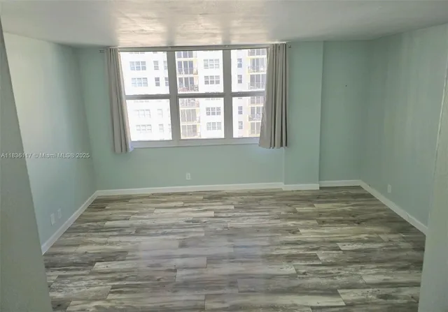 a view of empty room with window
