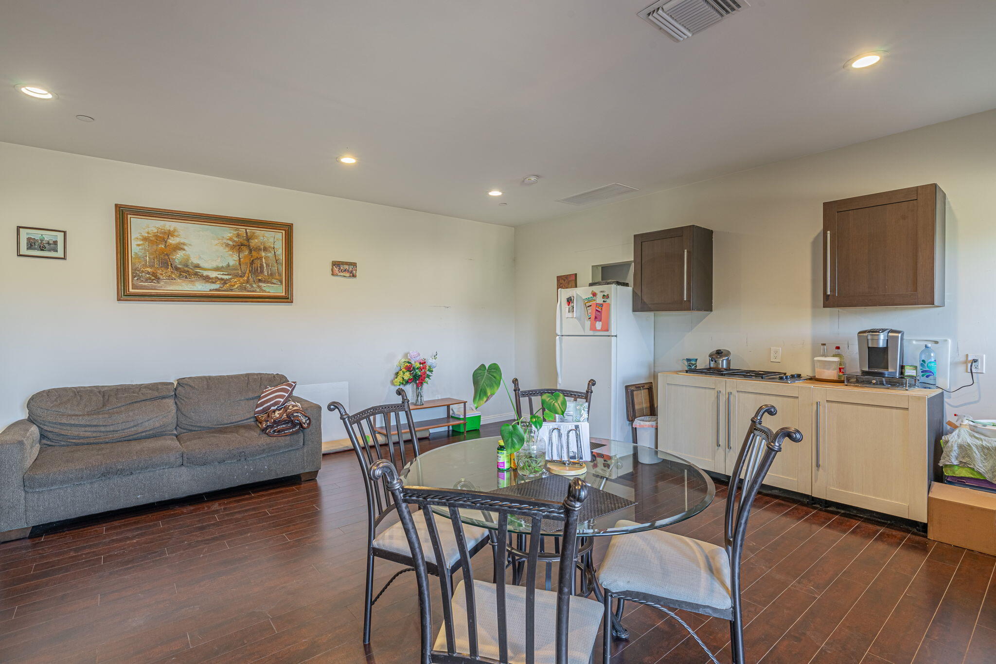 3715 Soledad Canyon Road Acton, CA 93510 - Photo 32 of 42 3715 Soledad Canyon Guest Suite Dining A