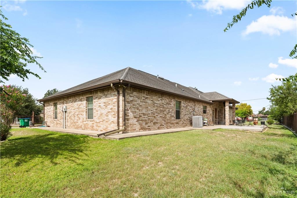 2500 Wharton Road Mission, TX 78574 - Photo 3 of 23 Back Patio