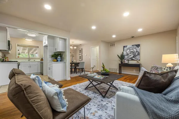 $424,000 | 6 West McKenzie Avenue, Stockton, CA 95204