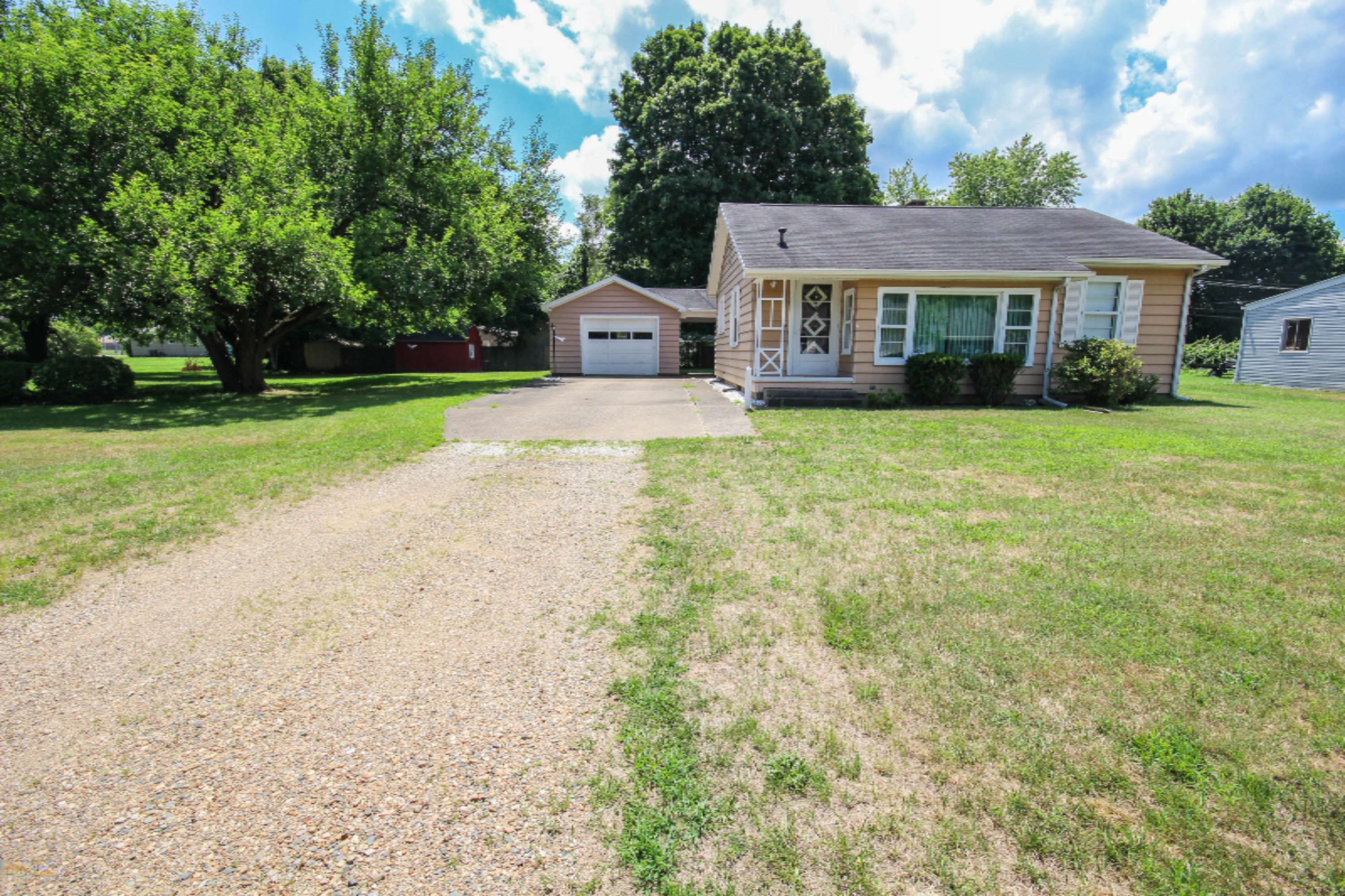 425 11th Avenue Three Rivers, MI 49093 - Photo 3 of 9 untitled (2 of 21)