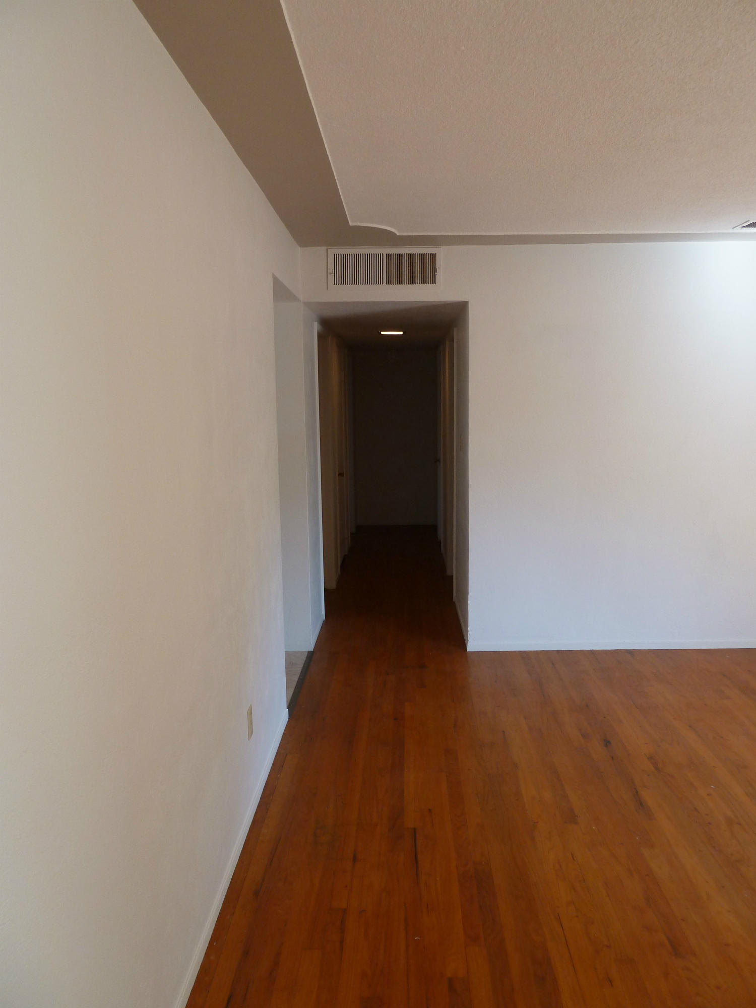 2755 Irwin Road Redding, CA 96002 - Photo 16 of 35 a view of a hallway