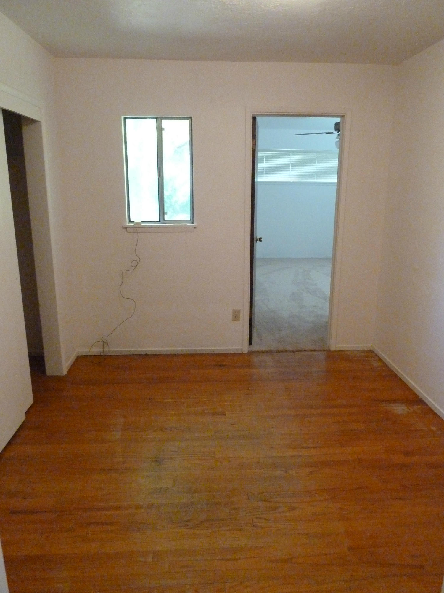 2755 Irwin Road Redding, CA 96002 - Photo 22 of 35 a view of an empty room