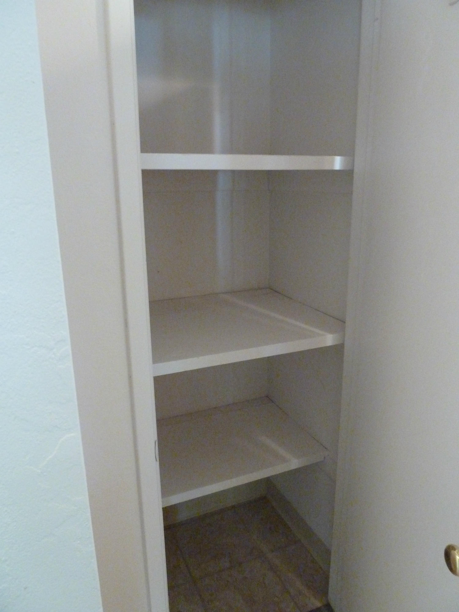 2755 Irwin Road Redding, CA 96002 - Photo 7 of 35 a close view of closet