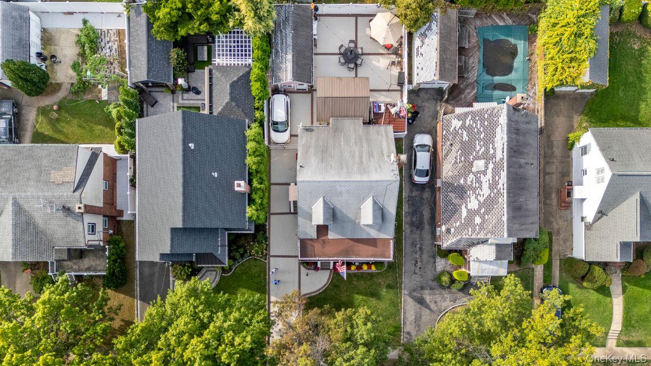 21 Jasper Street Valley Stream, NY 11580 - Photo 25 of 27 an aerial view of multiple house