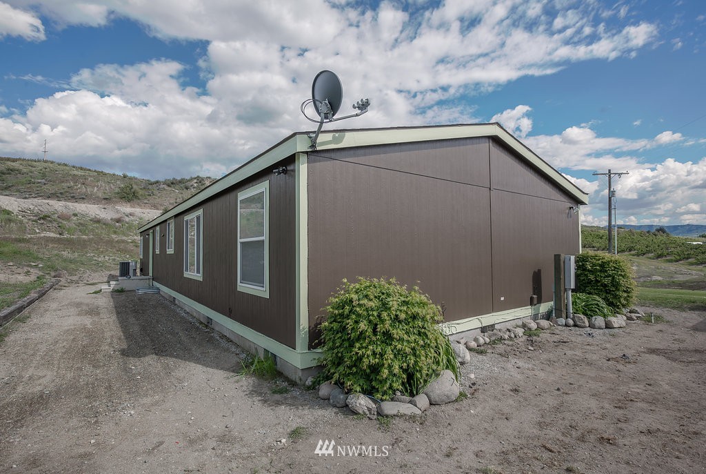1140 Roses Avenue Manson, WA 98831 - Photo 2 of 24 Gallery Image 2