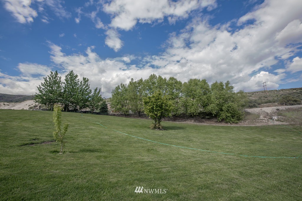 1140 Roses Avenue Manson, WA 98831 - Photo 4 of 24 Gallery Image 4