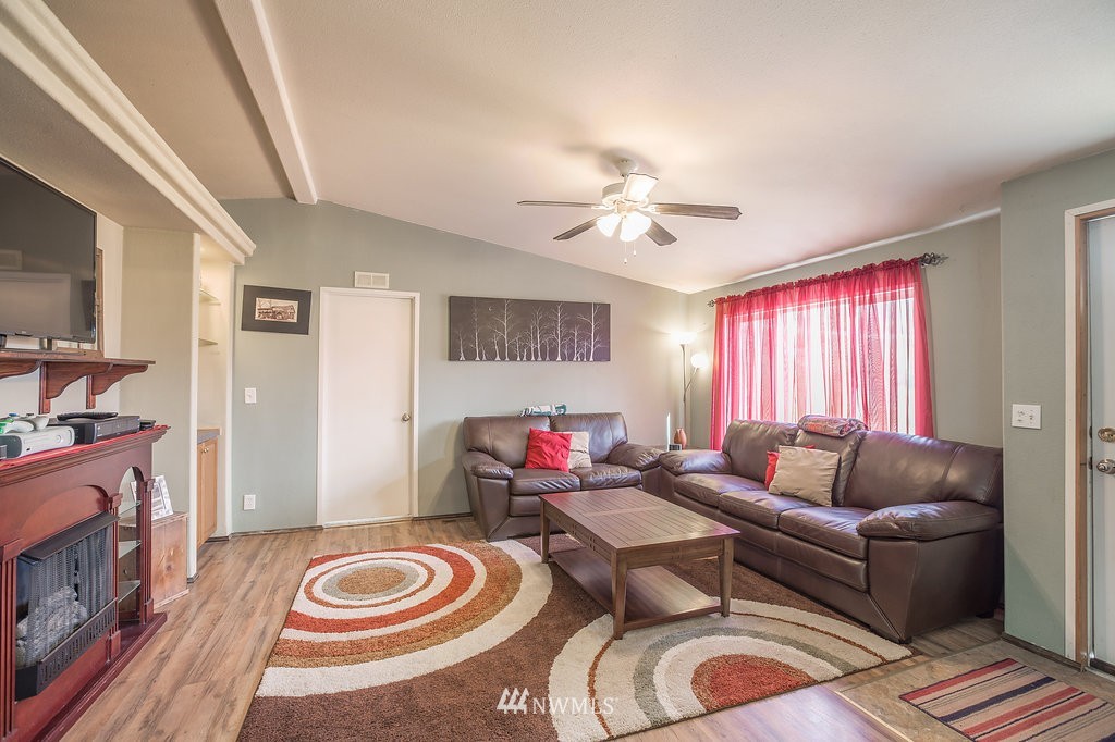 1140 Roses Avenue Manson, WA 98831 - Photo 5 of 24 Gallery Image 5
