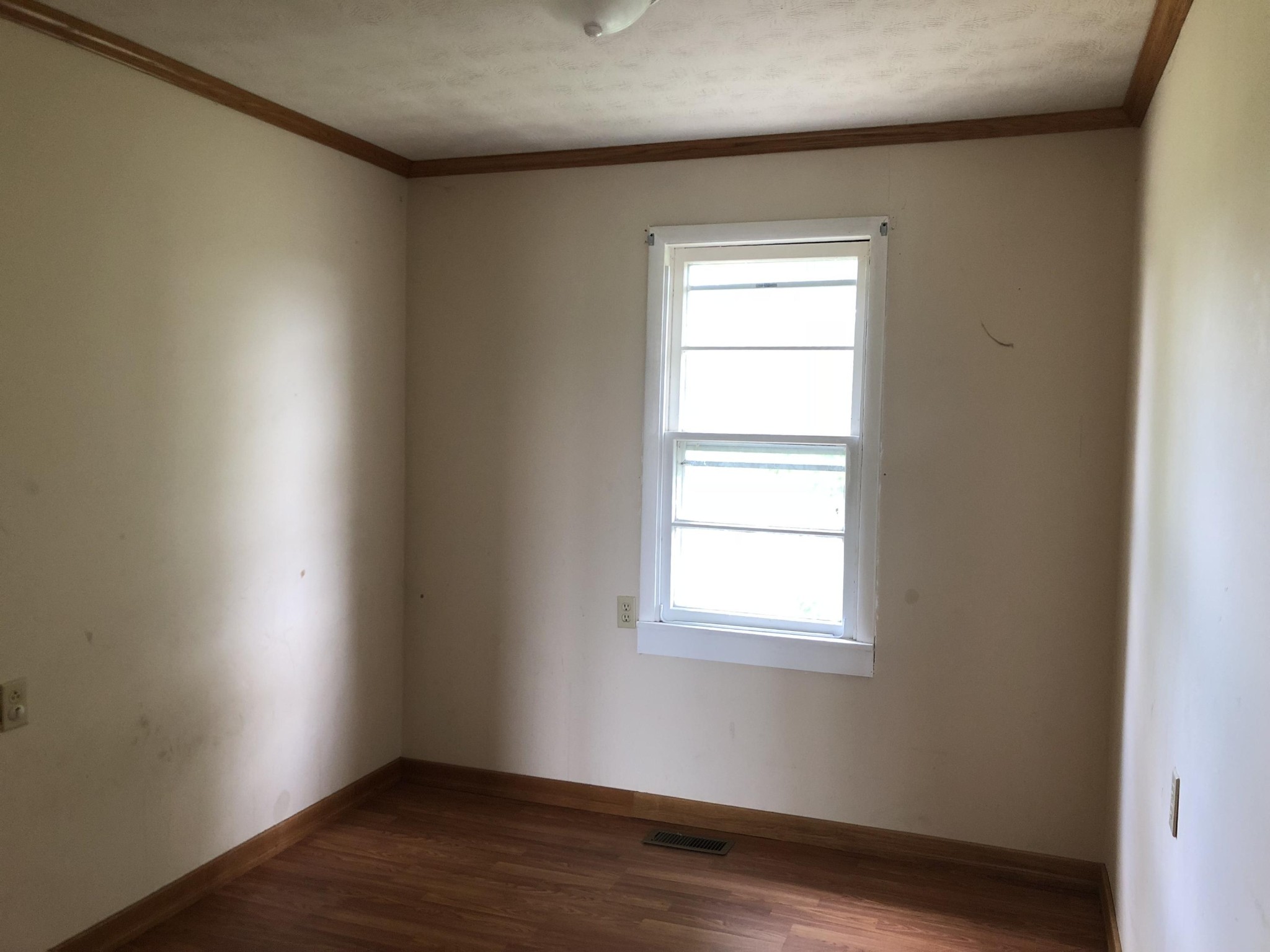 3346 Mullins Road Byrdstown, TN 38549 - Photo 14 of 25 Gallery Image 14