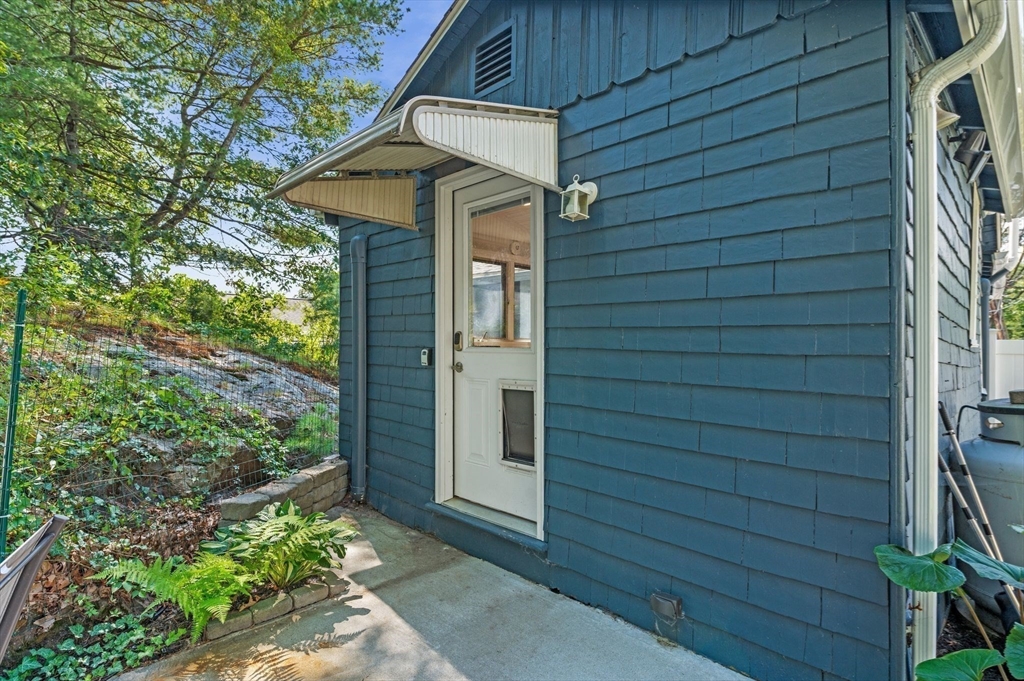 93 Sweetwater Street Saugus, MA 01906 - Photo 22 of 34