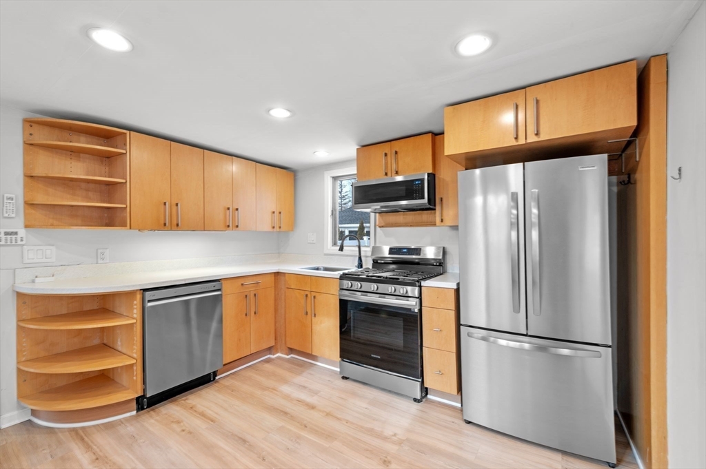 93 Sweetwater Street Saugus, MA 01906 - Photo 8 of 34