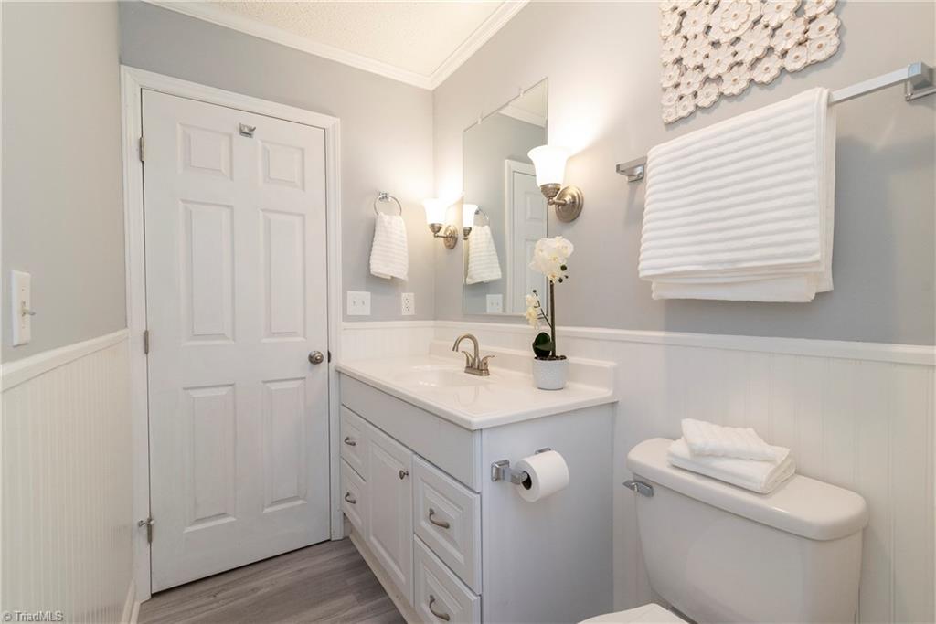 6300 Wynyard Avenue Rural Hall, NC 27045 - Photo 11 of 23 Upper level bathroom.