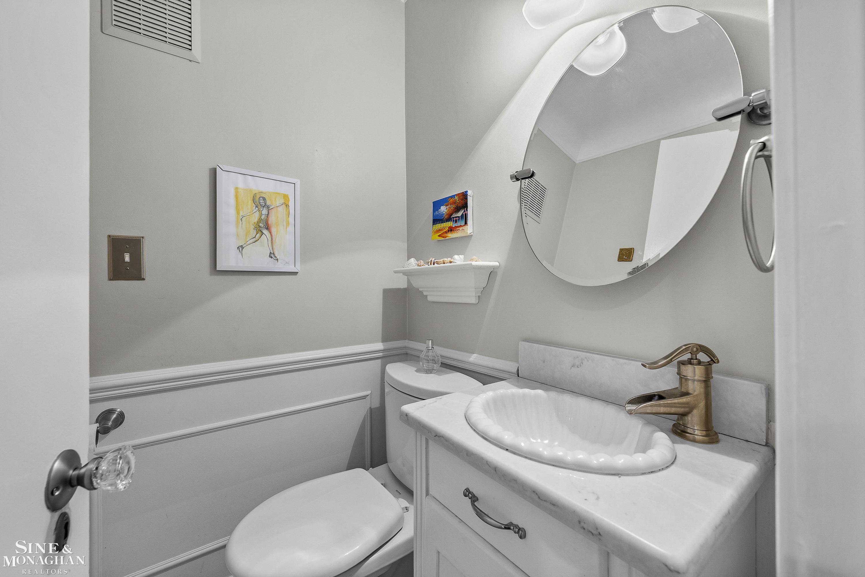 644 Pemberton Road Grosse Pointe, MI 48230 - Photo 18 of 43 50177874-cdeea93c-e516-41c7-963e-e9086167f24d.JPG