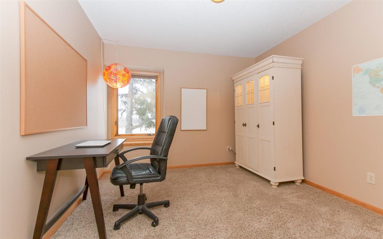 3305 Rochester Avenue Iowa City, IA 52245 - Photo 16 of 25 Gallery Image 16