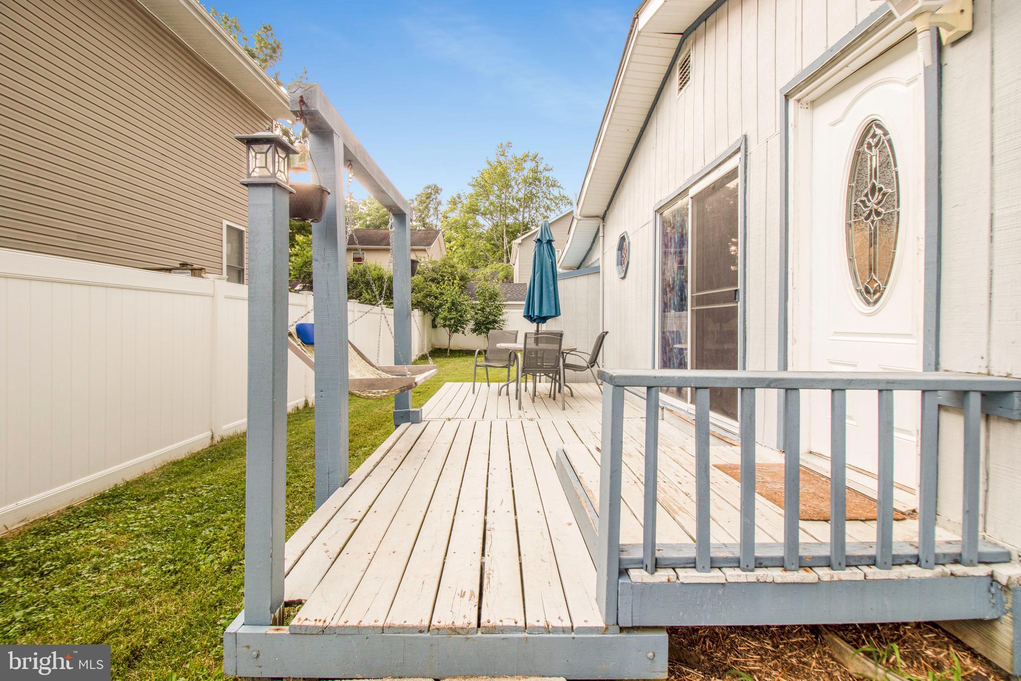 1602 Oriole Road Edgewater, MD 21037 - Photo 5 of 43 Side Deck