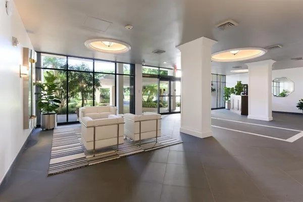 $2,200 | 2400 Presidential Way, Unit 502, West Palm Beach, FL 33401