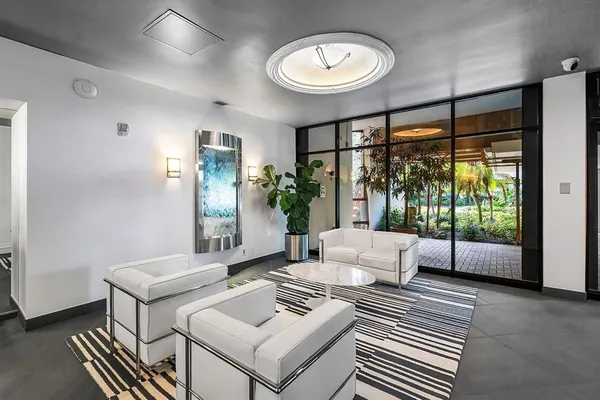 $2,200 | 2400 Presidential Way, Unit 502, West Palm Beach, FL 33401