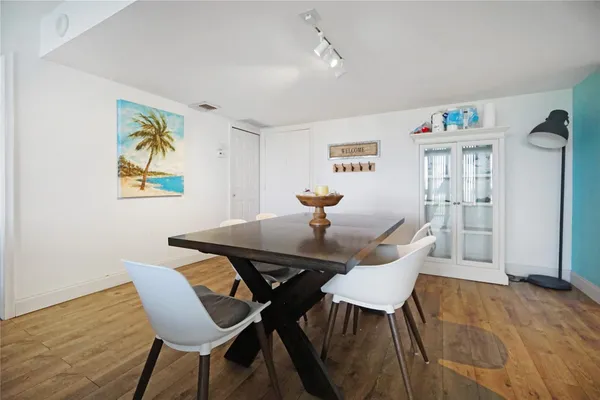 $2,200 | 2400 Presidential Way, Unit 502, West Palm Beach, FL 33401