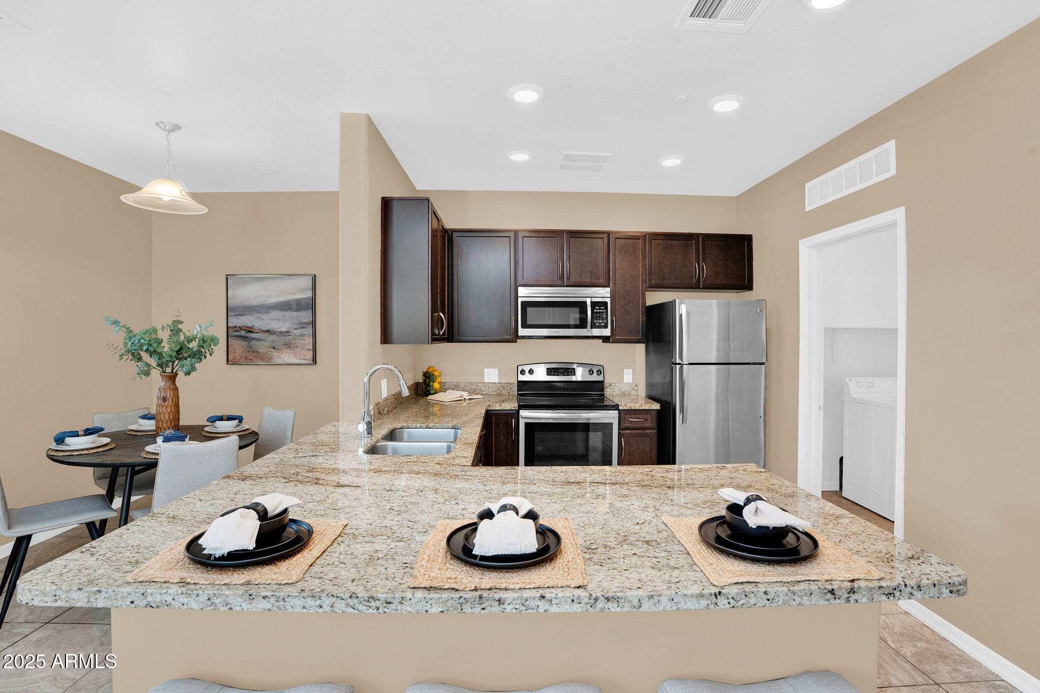 3330 South Gilbert Road, Unit 2032 Chandler, AZ 85286 - Photo 9 of 61 9-web-or-mls-11