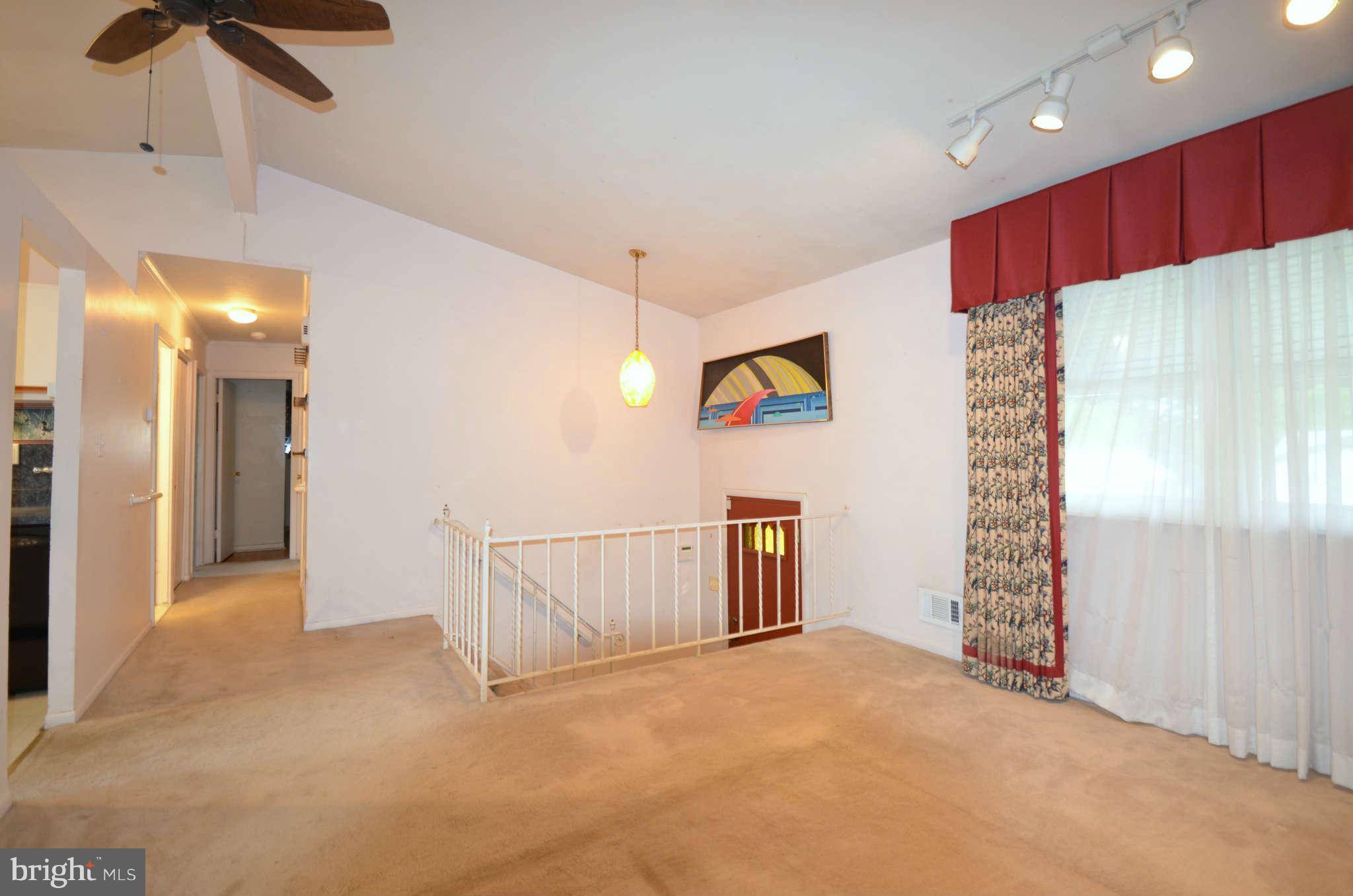 3605 Kings Point Road Randallstown, MD 21133 - Photo 3 of 14 Living Room