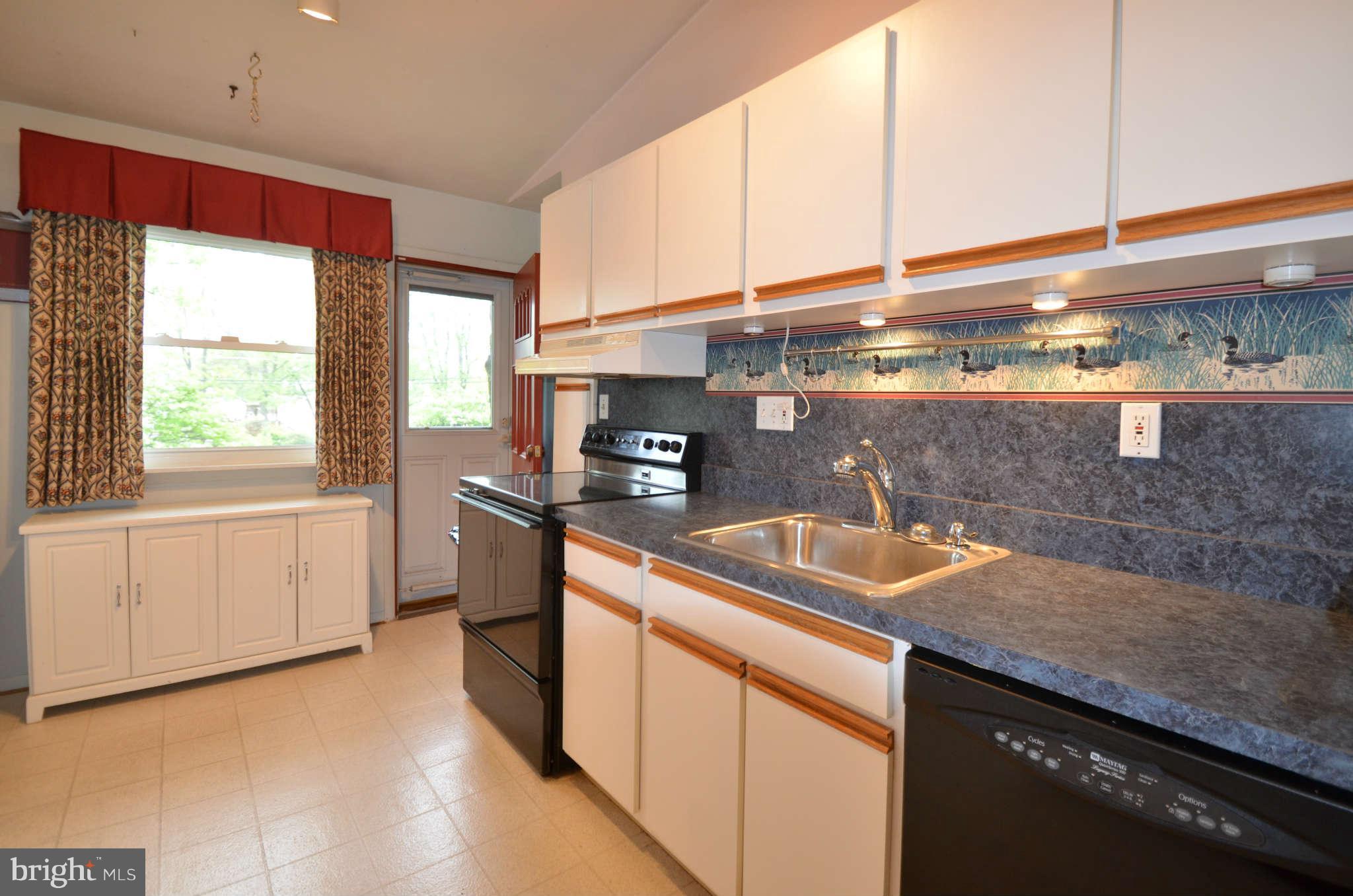 3605 Kings Point Road Randallstown, MD 21133 - Photo 7 of 14 Kitchen