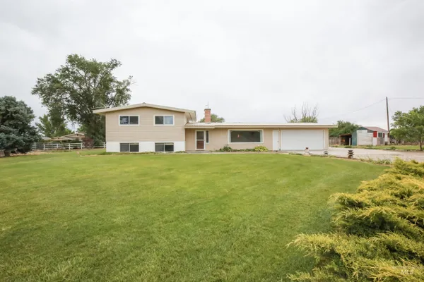 $450,000 | 2411 Sunset Drive, Ontario, OR 97914