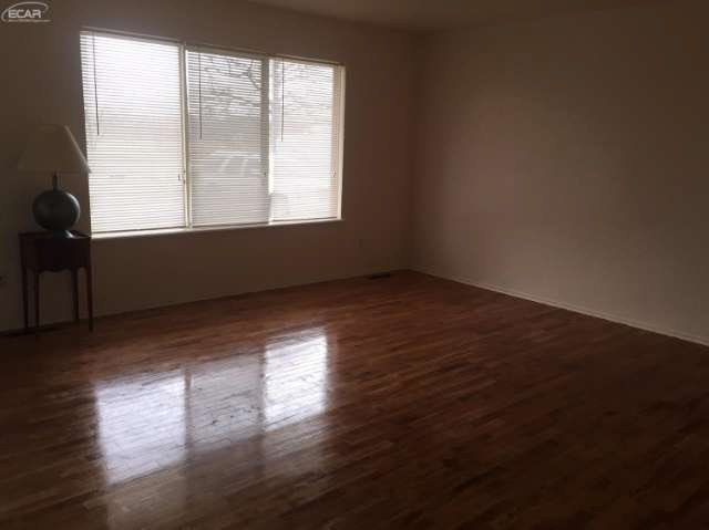 12486 Linden Road Linden, MI 48451 - Photo 3 of 9 20459056-2.JPG