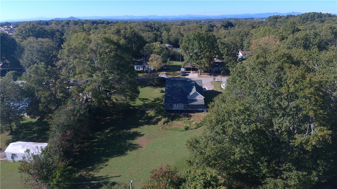 110 West Woodside Circle Liberty, SC 29657 - Photo 2 of 34