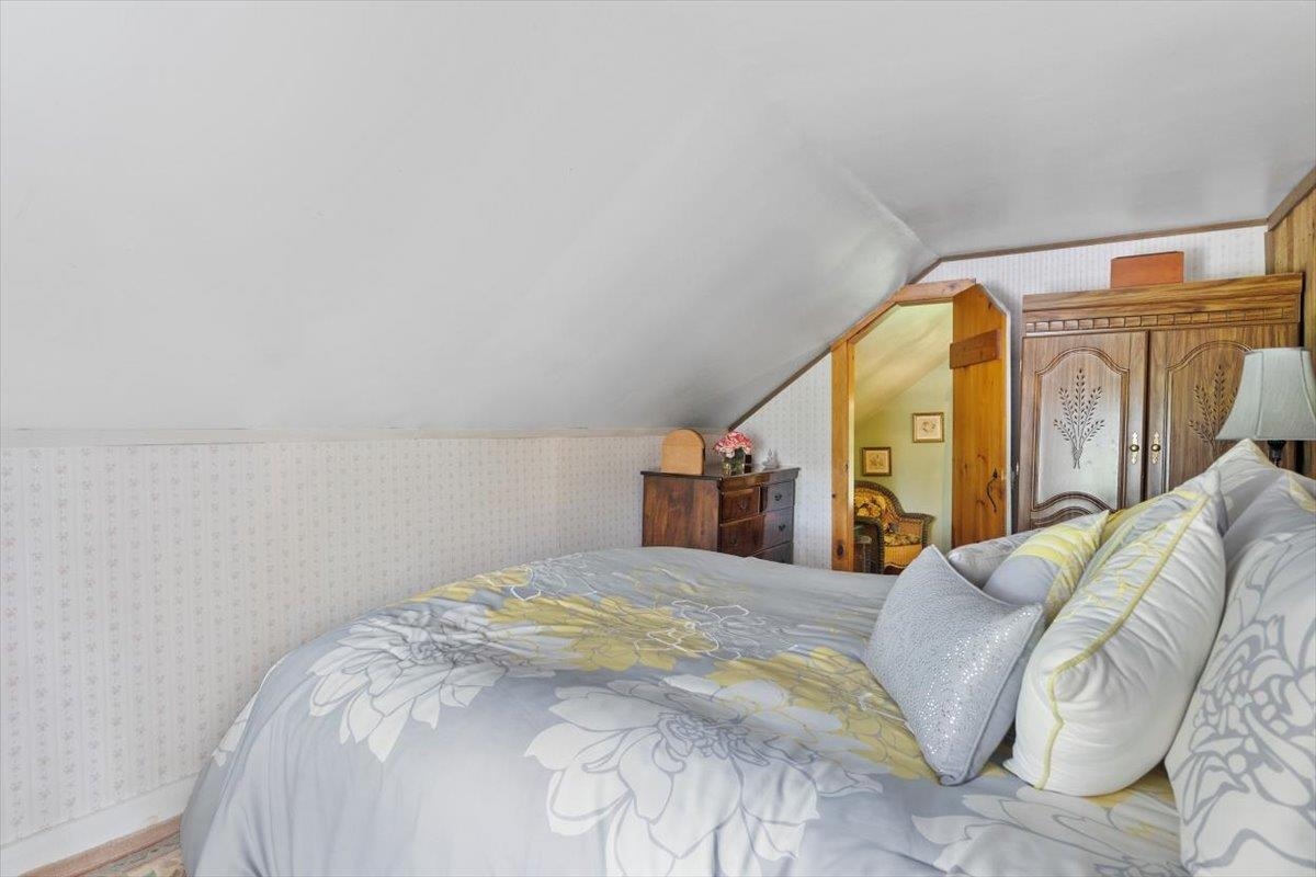 672 Vermont Rte 7a Shaftsbury, VT 05262 - Photo 23 of 33 Gallery Image 23