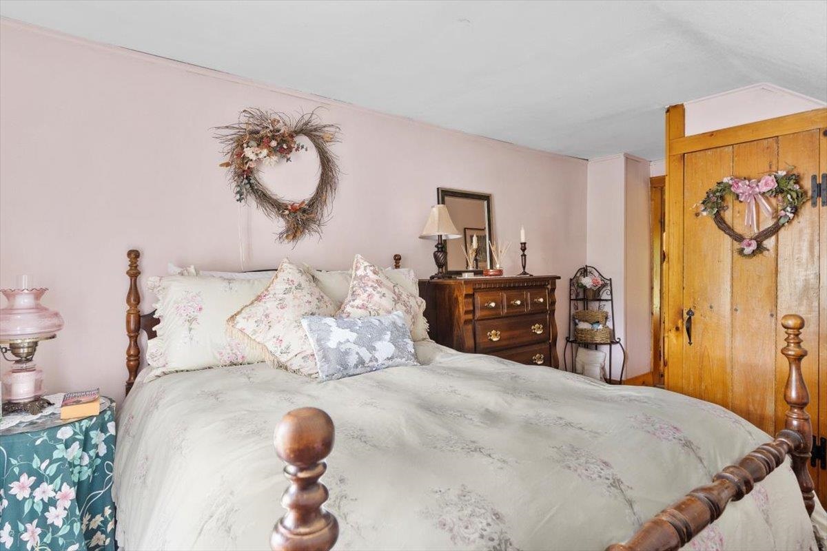 672 Vermont Rte 7a Shaftsbury, VT 05262 - Photo 27 of 33 Gallery Image 27