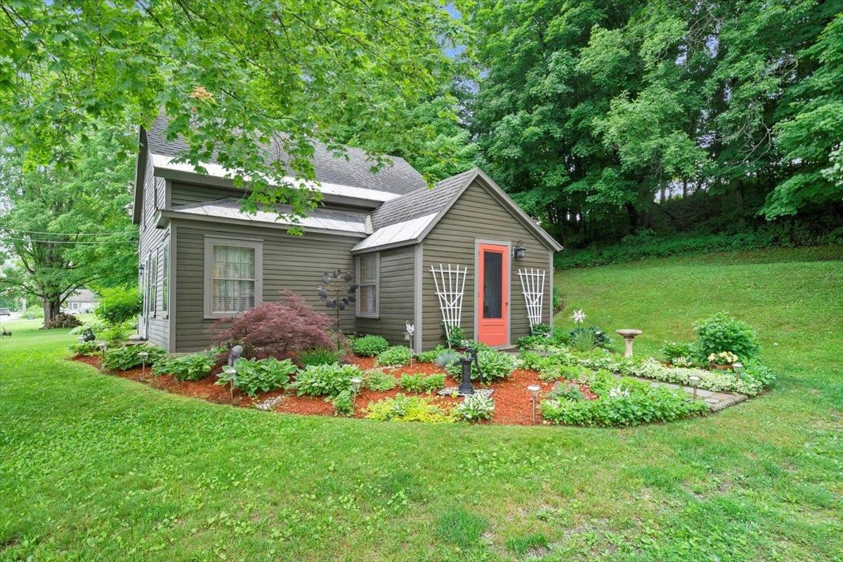 672 Vermont Rte 7a Shaftsbury, VT 05262 - Photo 29 of 33 Gallery Image 29