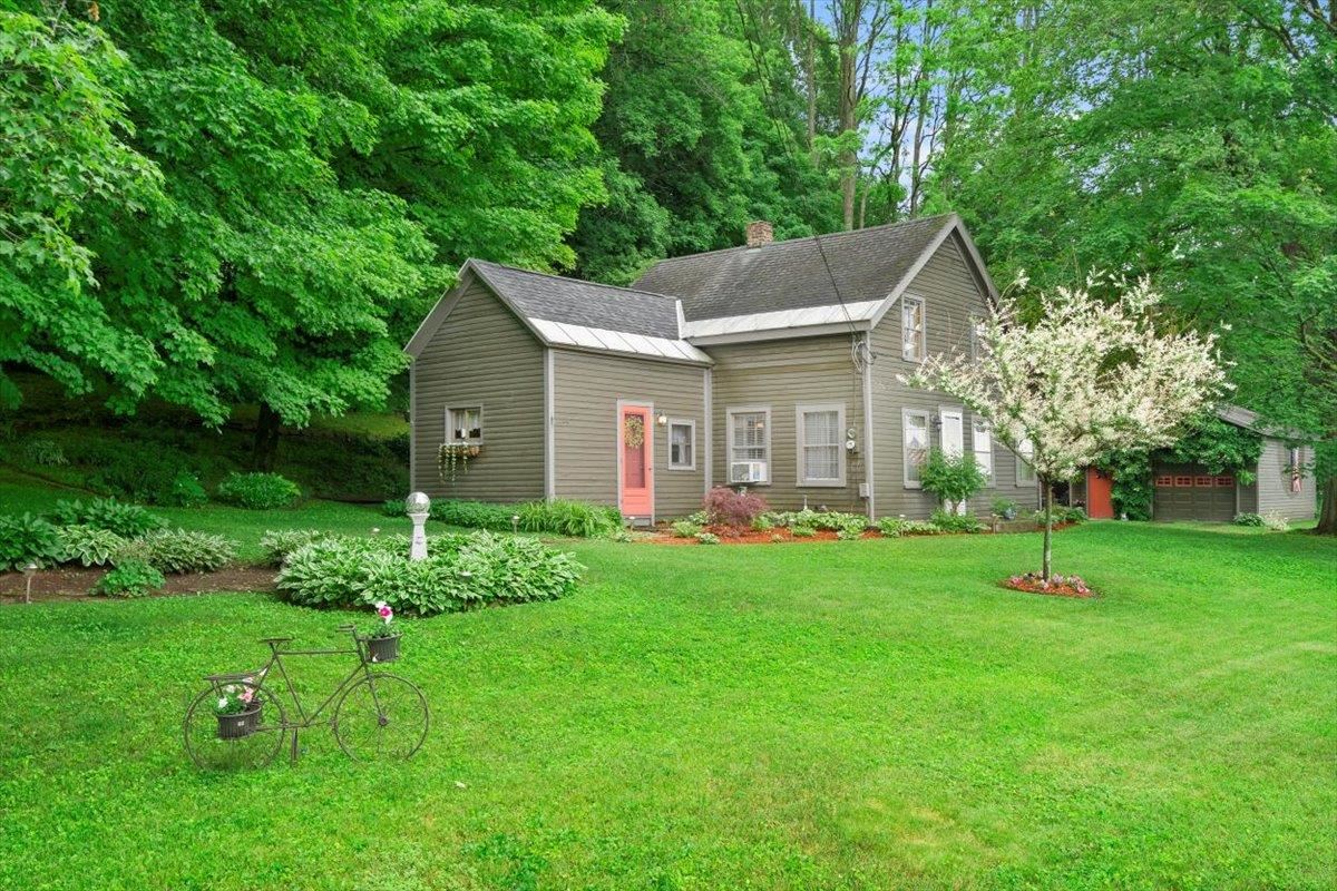 672 Vermont Rte 7a Shaftsbury, VT 05262 - Photo 4 of 33 Gallery Image 4