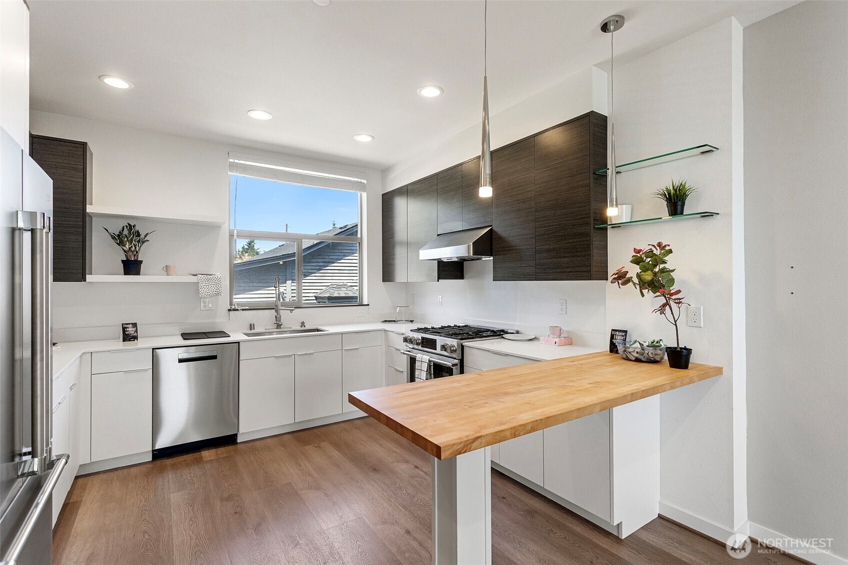 604 Northwest 77th Street, Unit D Seattle, WA 98117 - Photo 12 of 30