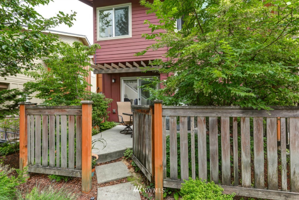 127 Sky Ridge Road Northwest Issaquah, WA 98027 - Photo 2 of 25