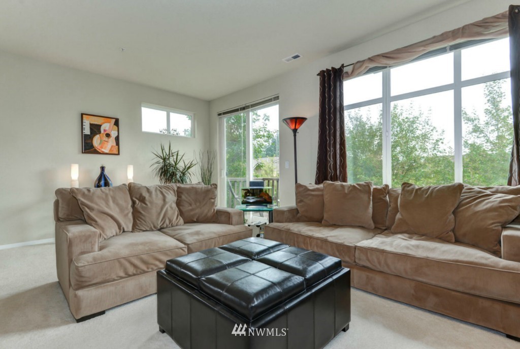 127 Sky Ridge Road Northwest Issaquah, WA 98027 - Photo 4 of 25