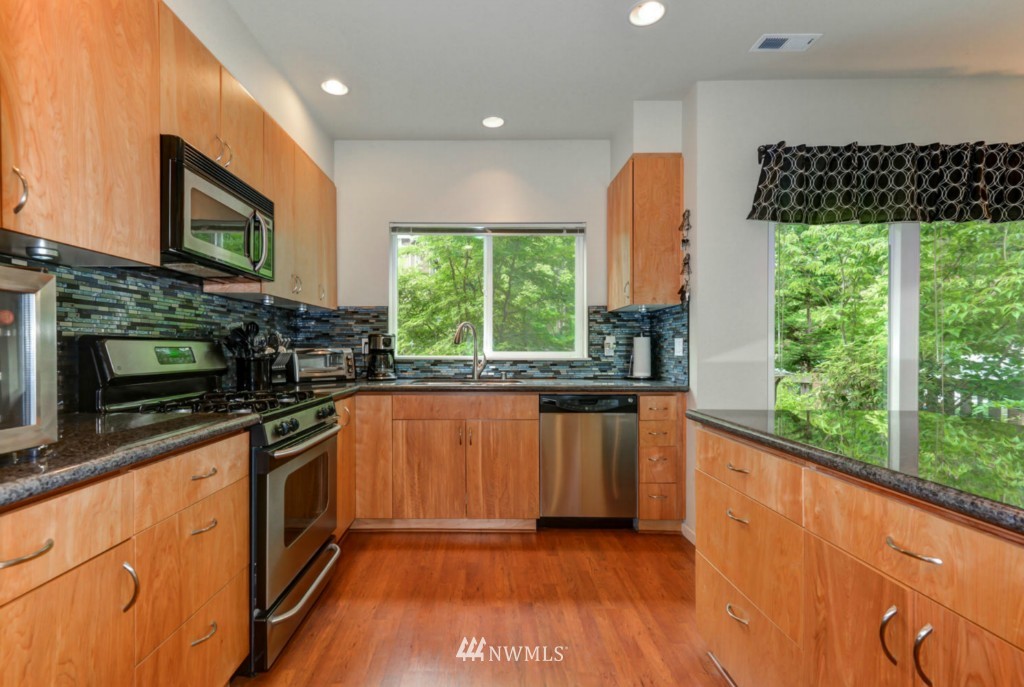 127 Sky Ridge Road Northwest Issaquah, WA 98027 - Photo 9 of 25