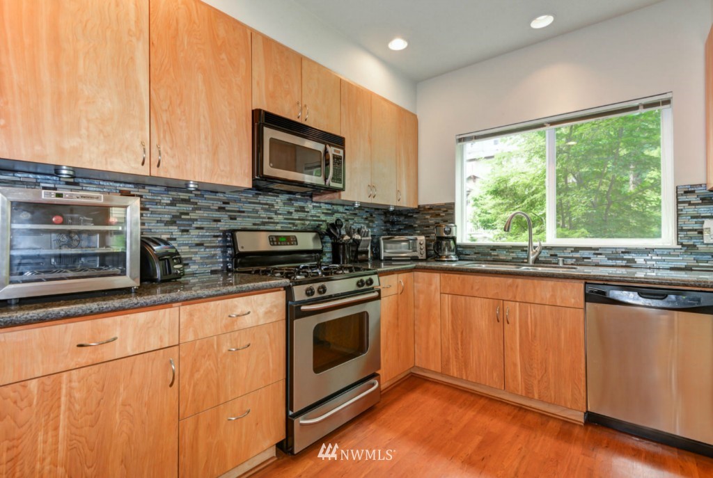 127 Sky Ridge Road Northwest Issaquah, WA 98027 - Photo 10 of 25