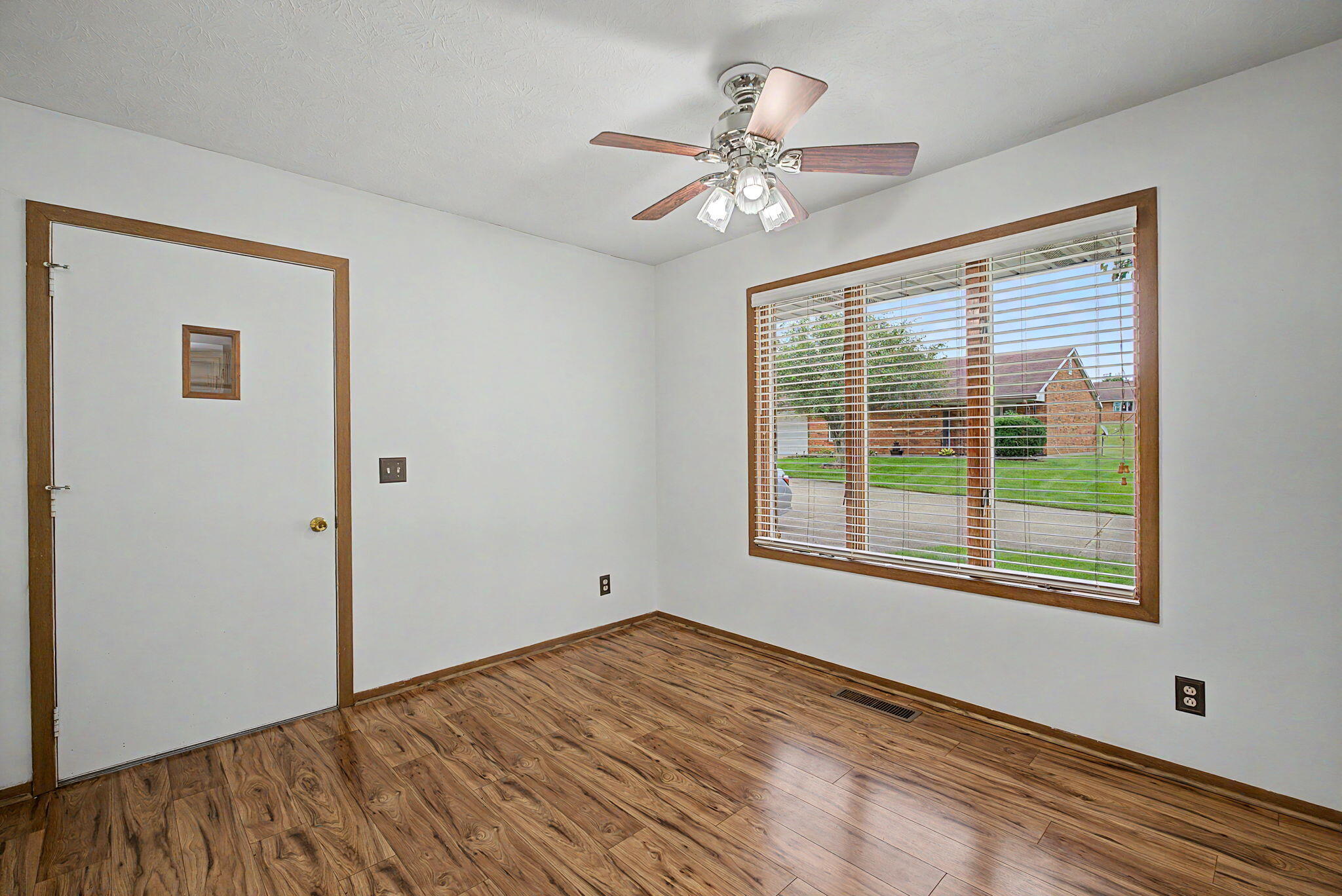 15-web-or-mls-2939-avery-cir