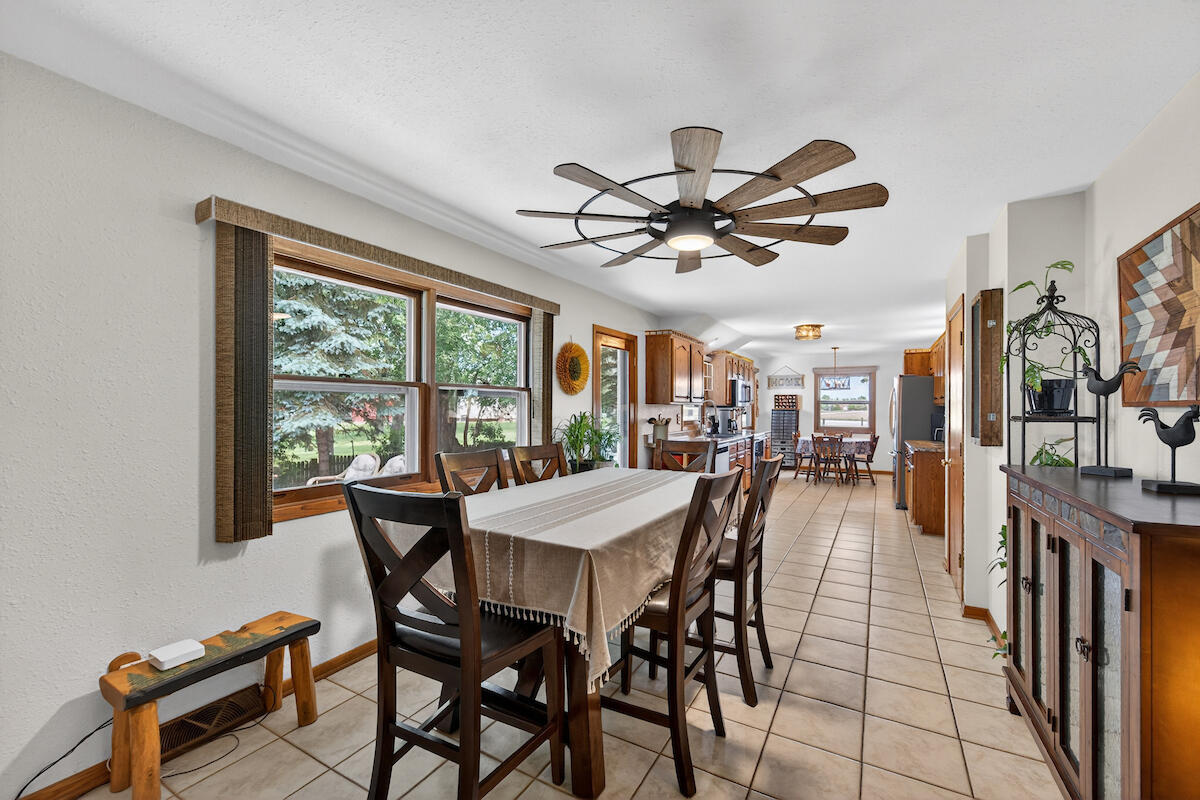 4165 County Rd K Raymond, WI 53126 - Photo 15 of 47 Dining
