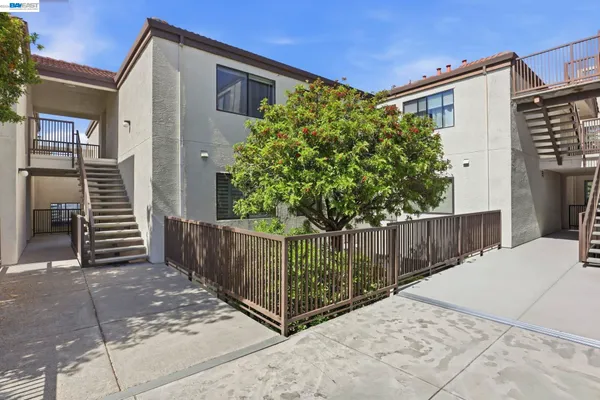 $519,000 | 21103 Gary Drive, Unit 215, Hayward, CA 94546