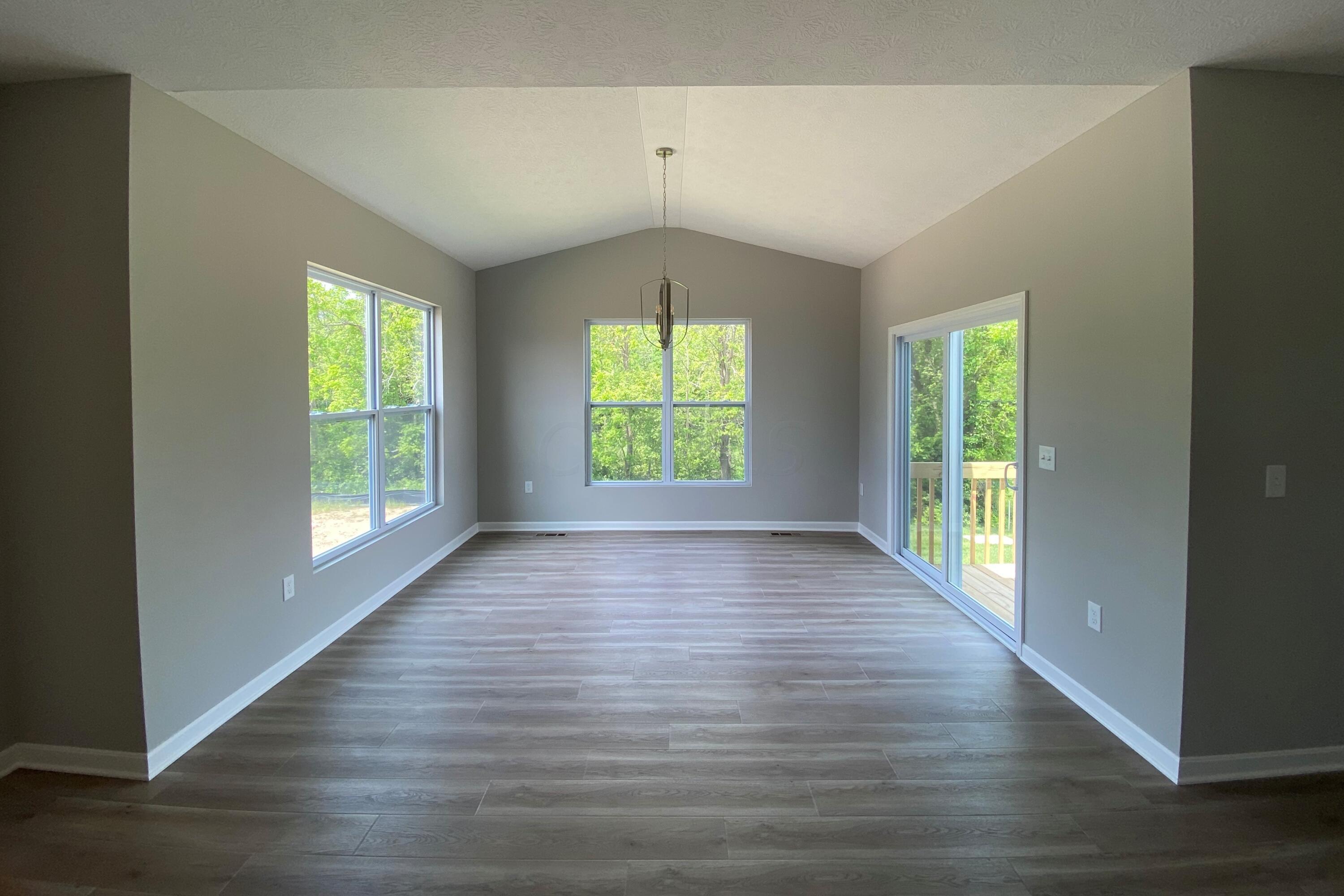 8074 Marilyn Road Reynoldsburg, OH 43068 - Photo 12 of 39 Morning Room