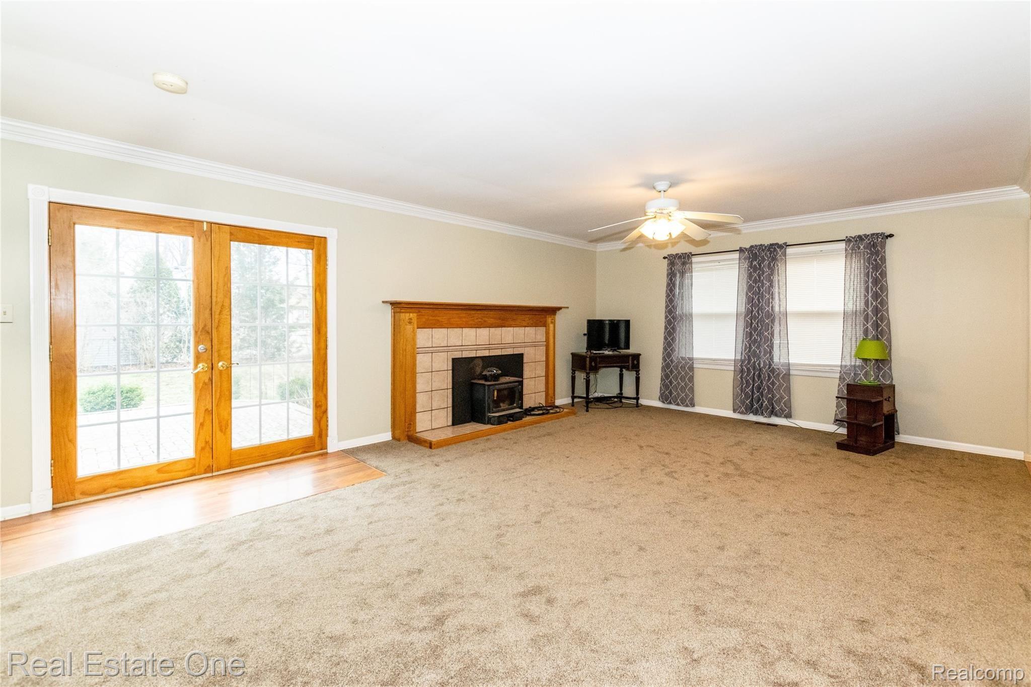 138 Benjamin Street Romeo, MI 48065 - Photo 19 of 26 Family Room